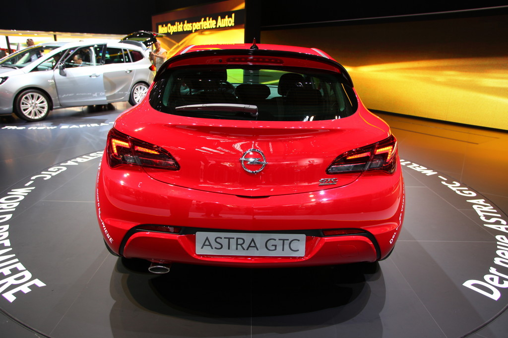 Opel Astra GTC.