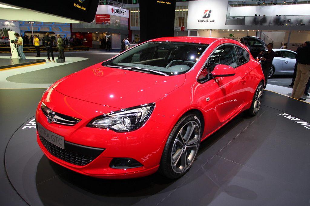 Opel Astra GTC.