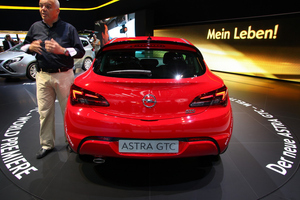 Opel Astra GTC.