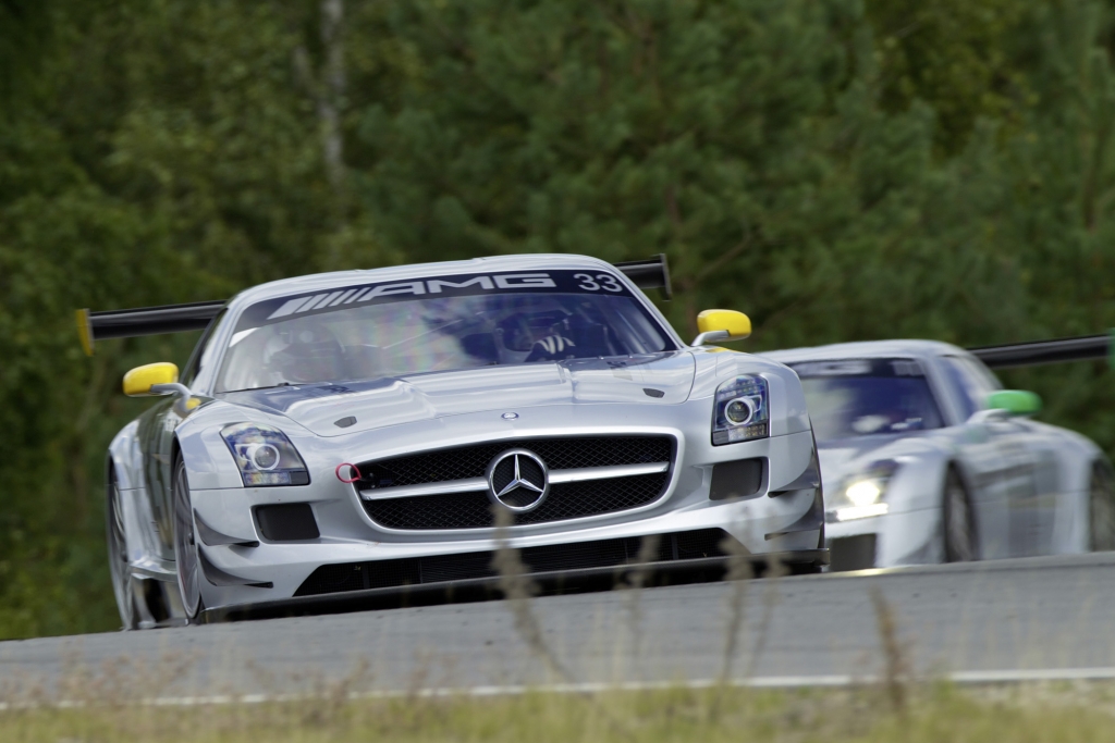 Panorama: SLS AMG GT3 - Der Flügeltürer für die Rennstrecke