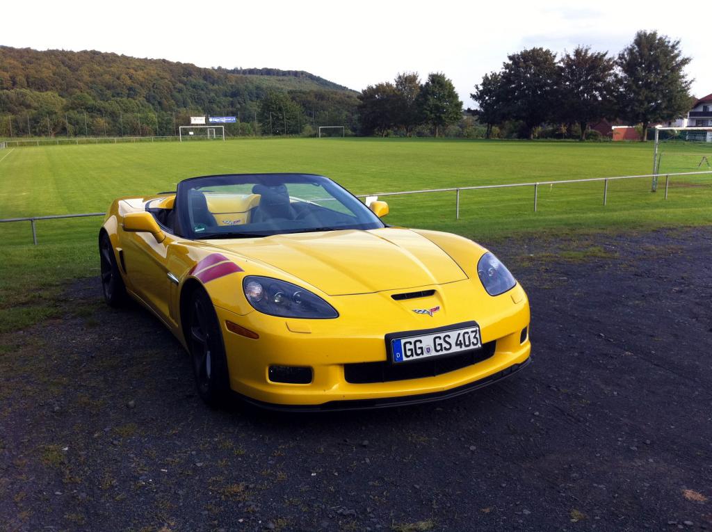 Parkt man den Grand Sport auf einem öffentlich zugänglichen Platz, ist das Auto sofort Basis für Fachgespräche. 
