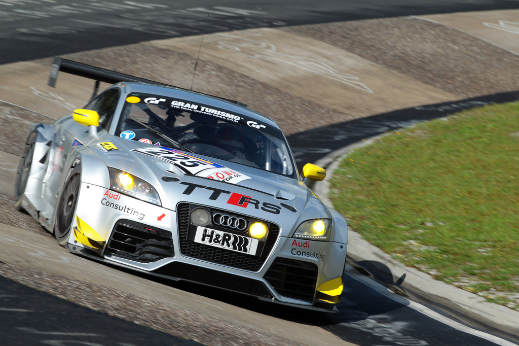 Rennversion des Audi TT RS ab sofort bestellbar
