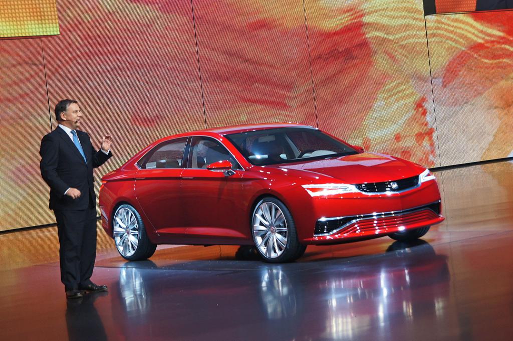 Seat-Chef James Muir bei der Vorstellung