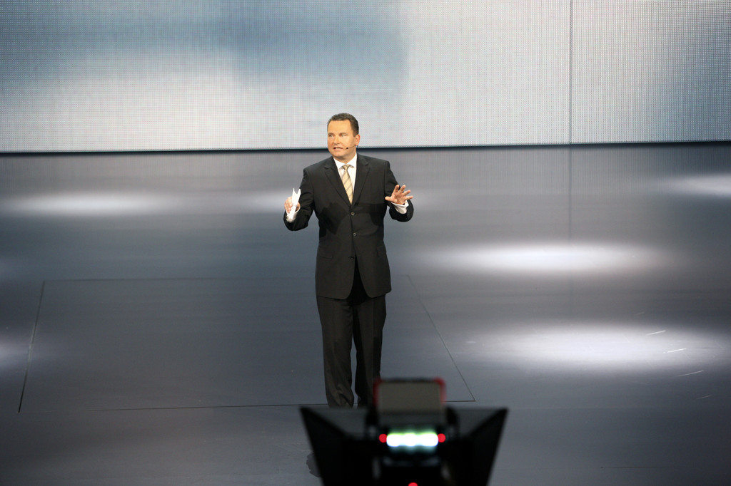Stephan Grühsem, Leiter der Volkswagen-Konzernkommunikation, bei der VW-Vorabendversanstaltung 