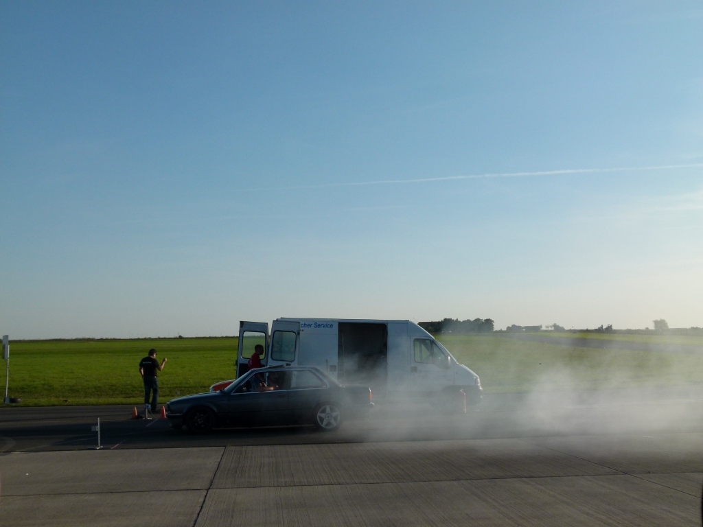 Strahlend blauer Himmel und trotzdem Donner? - 