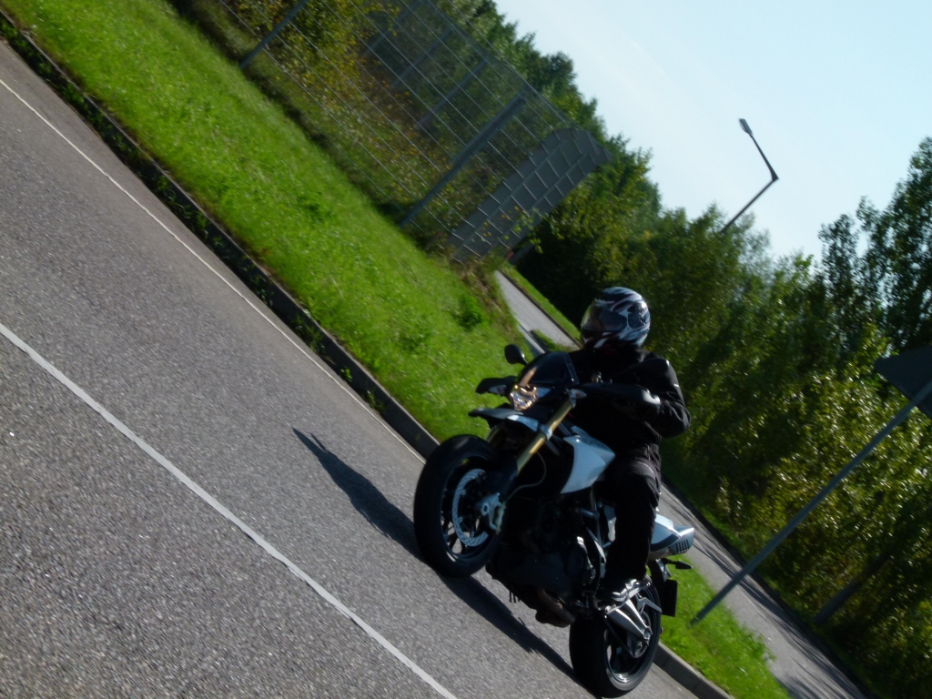 Test: Aprilia Dorsoduro 1200 ABS ATC – Ein geiles Eisen