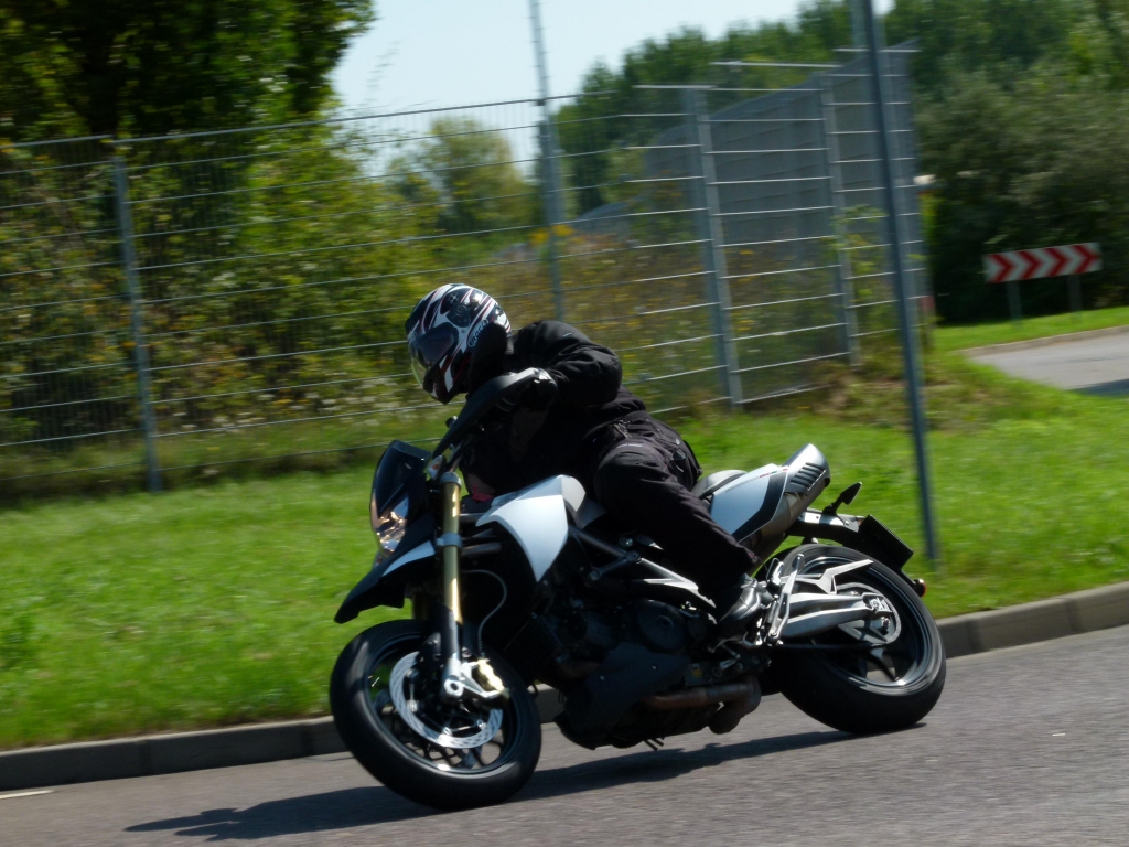Test: Aprilia Dorsoduro 1200 ABS ATC – Ein geiles Eisen