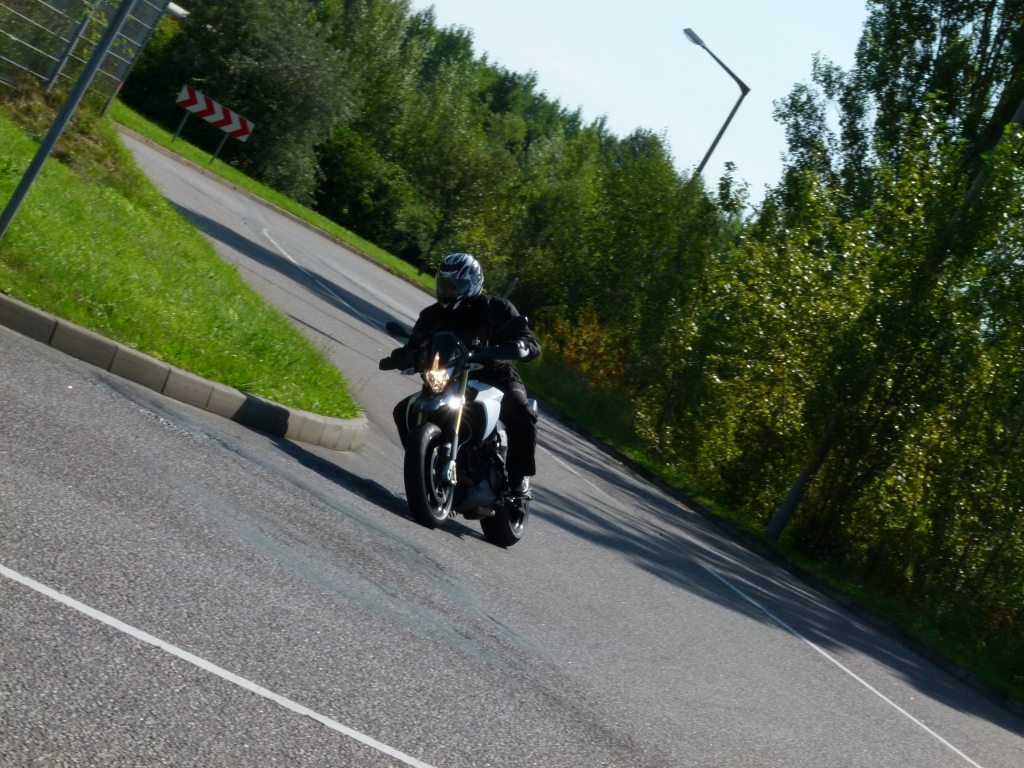Test: Aprilia Dorsoduro 1200 ABS ATC – Ein geiles Eisen