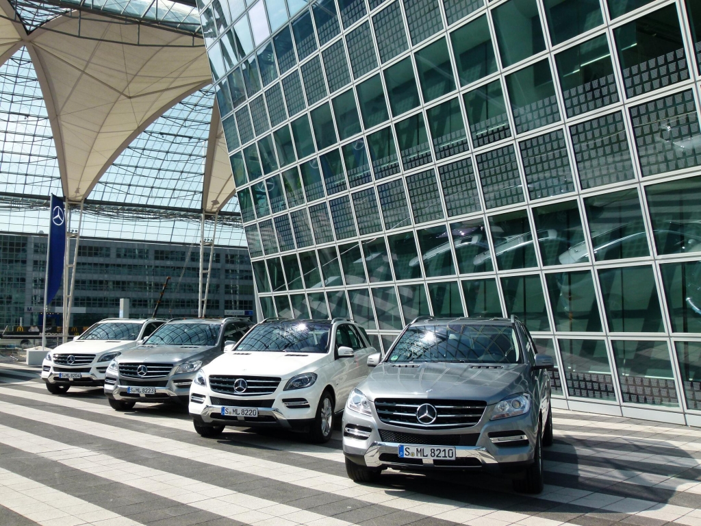 Test Mercedes-Benz M-Klasse: Offroad im Premium SUV – Das kann ja jeder ...