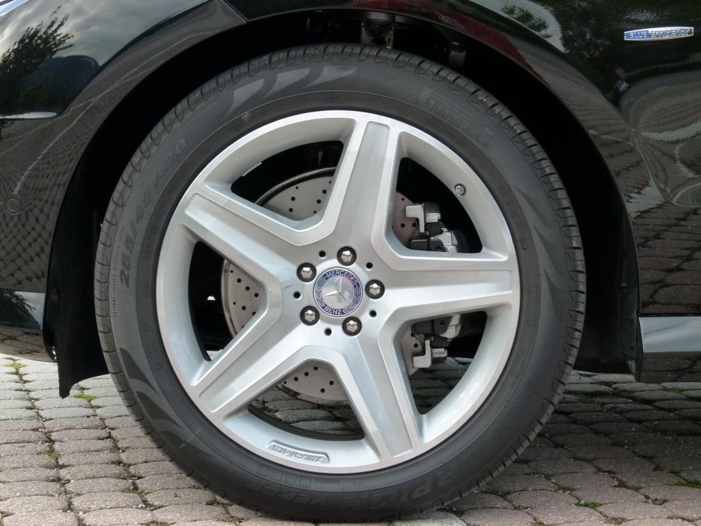 Test Mercedes-Benz M-Klasse: Offroad im Premium SUV – Das kann ja jeder ...