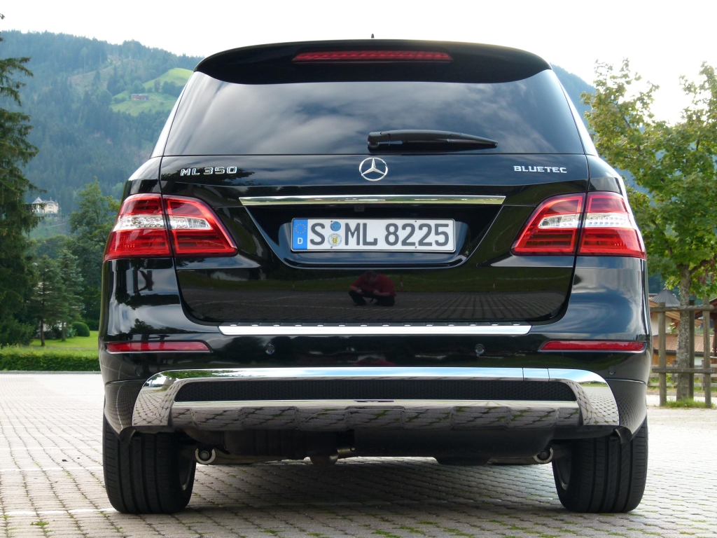 Test Mercedes-Benz M-Klasse: Offroad im Premium SUV – Das kann ja jeder ...