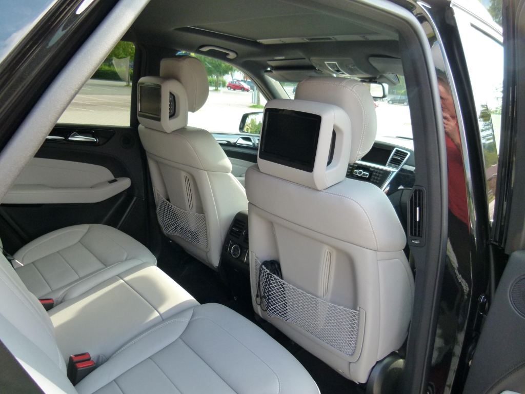 Test Mercedes-Benz M-Klasse: Offroad im Premium SUV – Das kann ja jeder ...