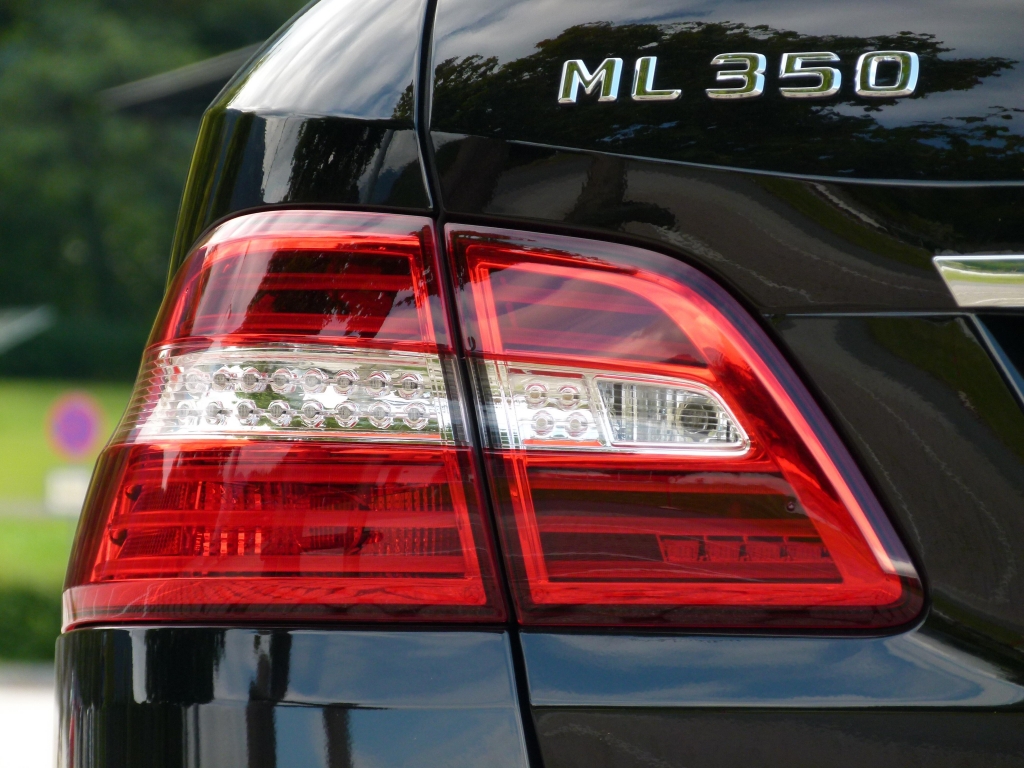 Test Mercedes-Benz M-Klasse: Offroad im Premium SUV – Das kann ja jeder ...