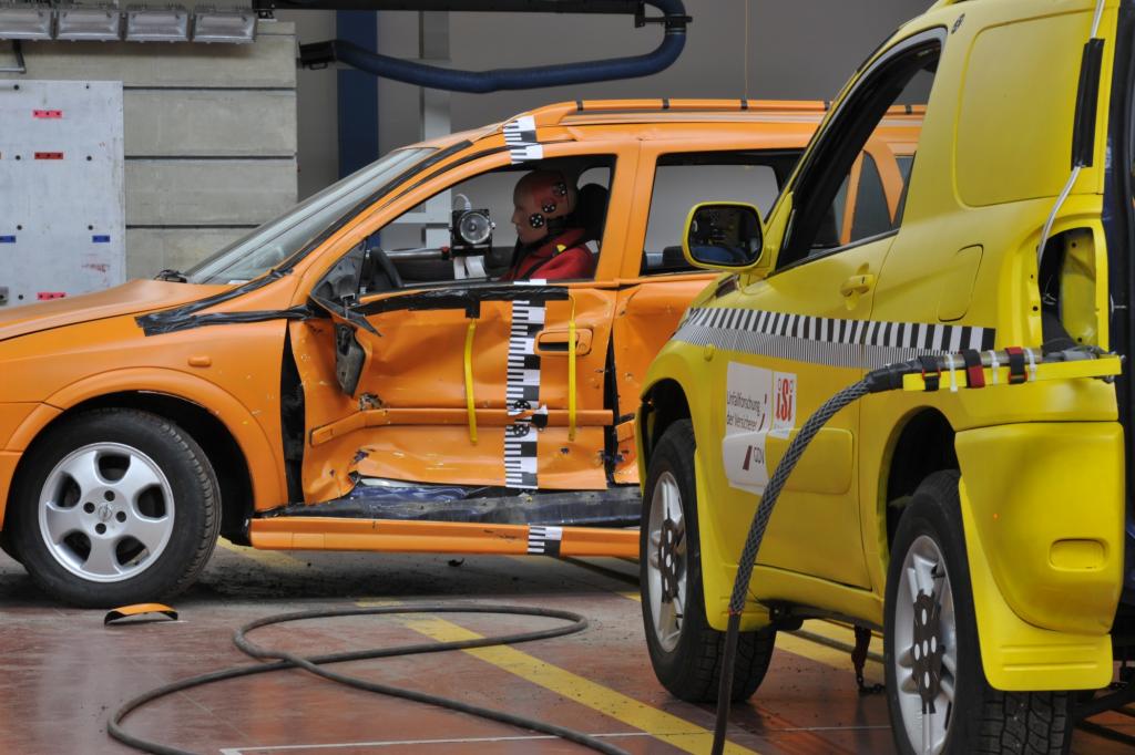 Vor allem die Höhendifferenz zwischen SUV-Stoßstange und Pkw-Knautschzone