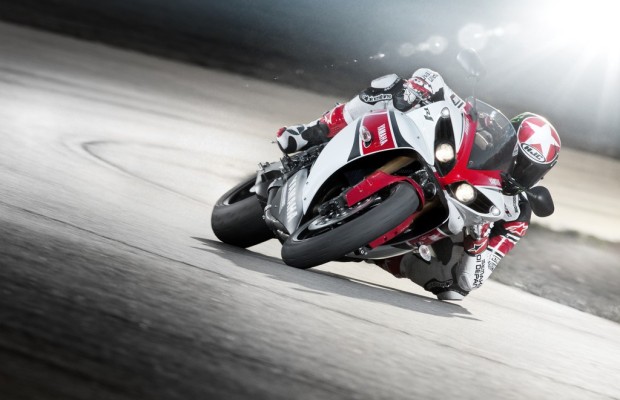 Yamaha legt rot-weiße 50th-Anniversary-Modelle auf