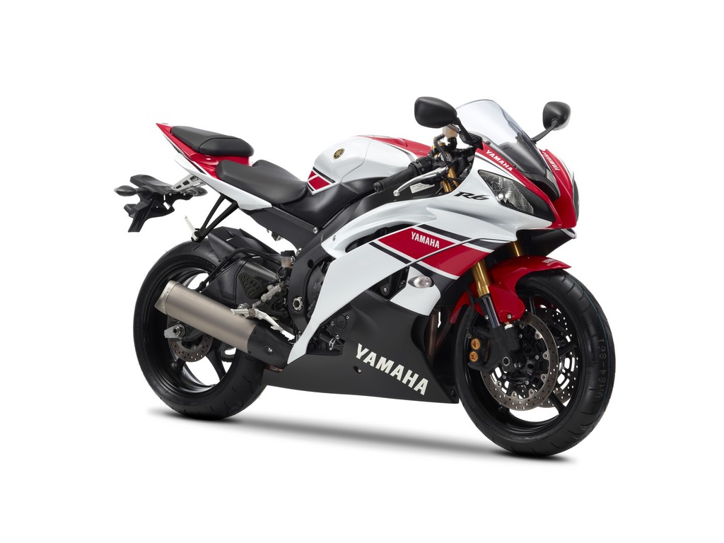 Yamaha legt rot-weiße 50th-Anniversary-Modelle auf