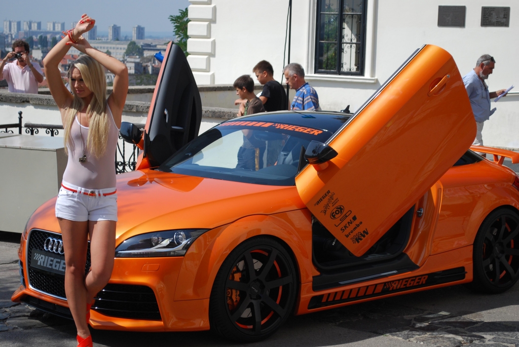 „Miss Tuning“ Mandy Lange beim Fotoshooting in Kroatien.