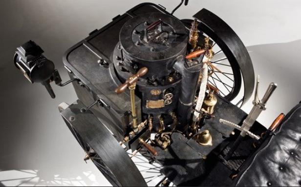 Ältestes fahrendes Auto der Welt unter`m Hammer