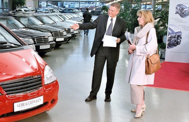 Autohandel: Die stiefmütterlich behandelte Frau