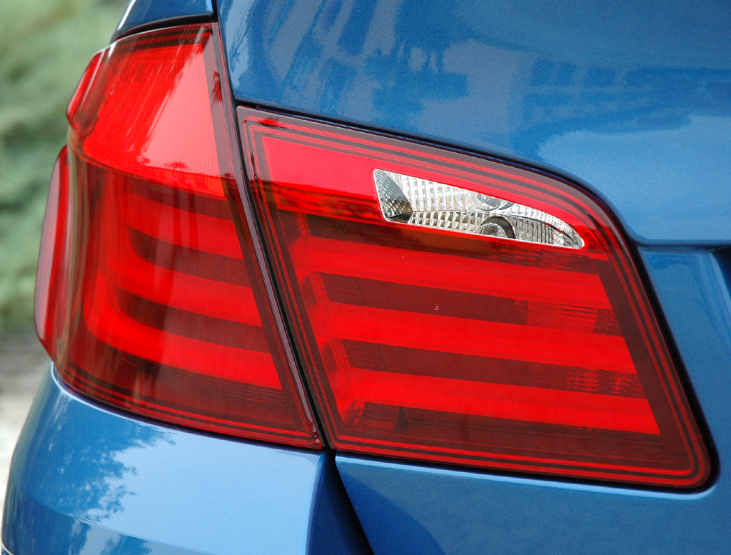 BMW M5: Moderne Leuchteinheit hinten. 
