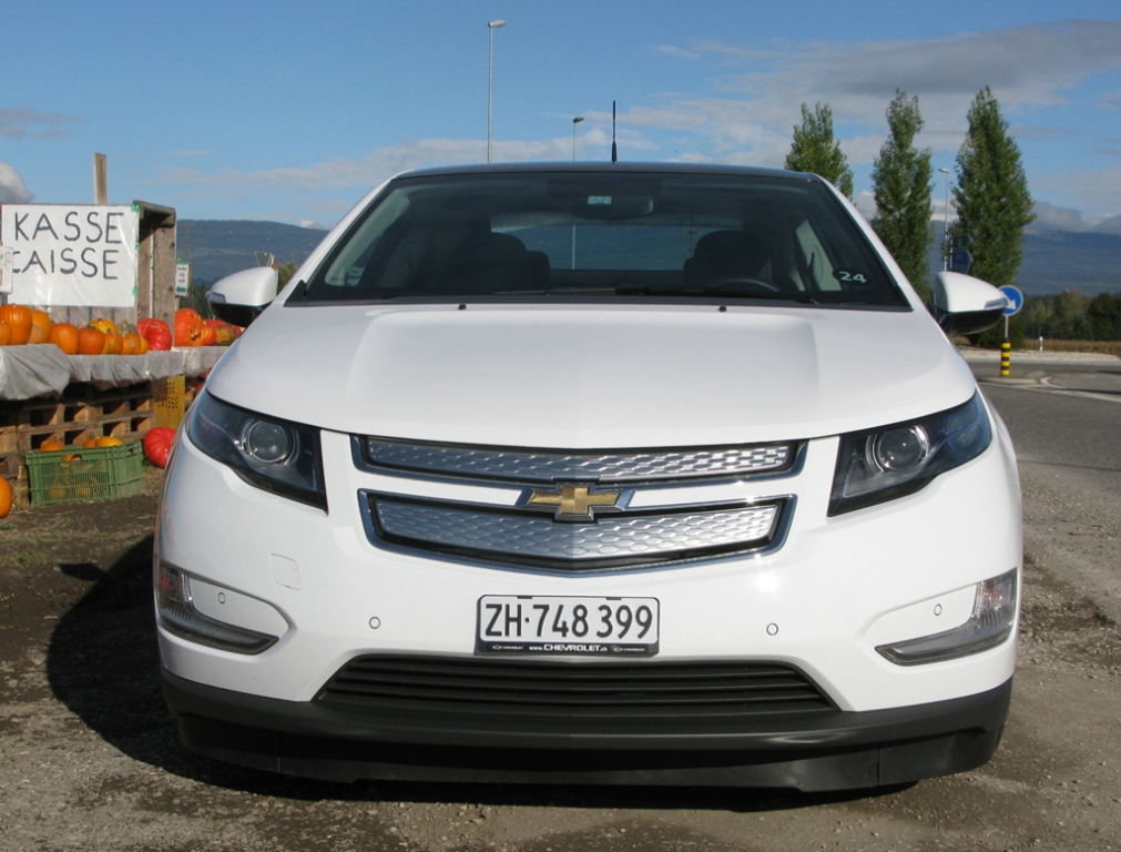 Chevrolet Volt: Blick auf die Frontpartie des Mittelklasse-Wagens.