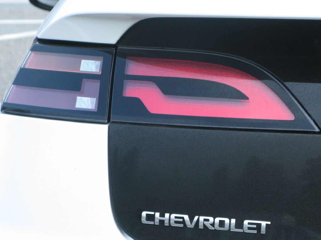 Chevrolet Volt: Moderne Leuchteinheit hinten mit Markenschriftzug.