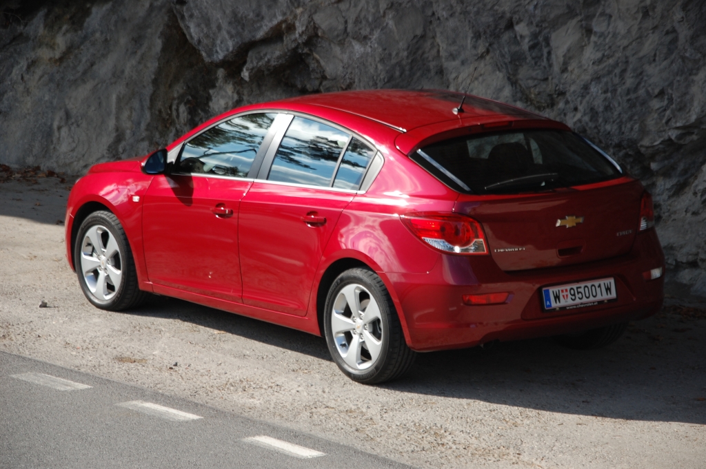 Chevrolet schickt neuen Aveo und Cruze an den Start