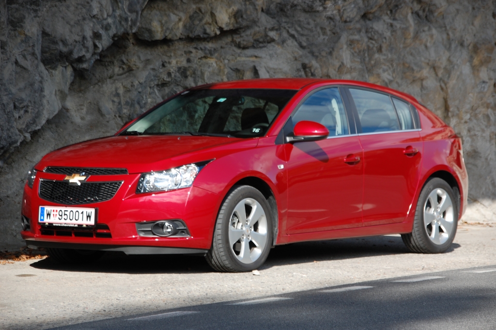Chevrolet schickt neuen Aveo und Cruze an den Start