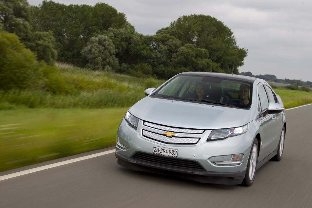 Der Chevrolet Volt ist ein Plug-in-Hybrid-Auto, das die meiste Zeit fast geräuschlos über die Straßen rollt. 