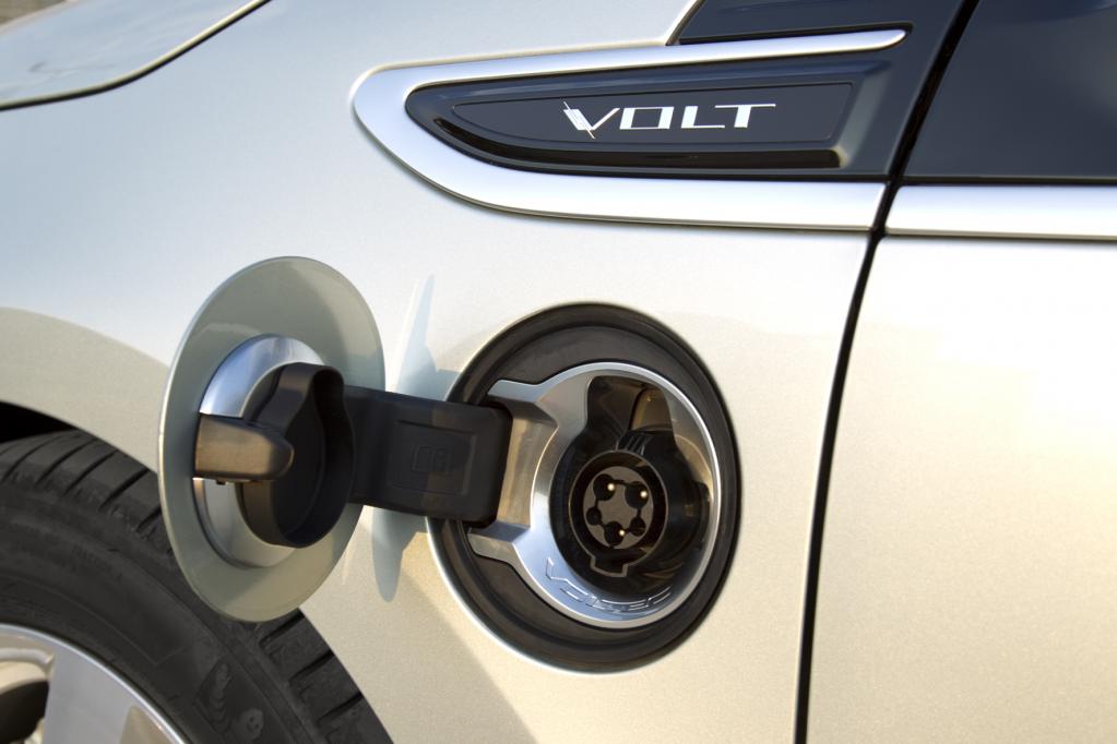 Der Chevrolet Volt ist ein Plug-in-Hybrid-Auto, das die meiste Zeit fast geräuschlos über die Straßen rollt. 