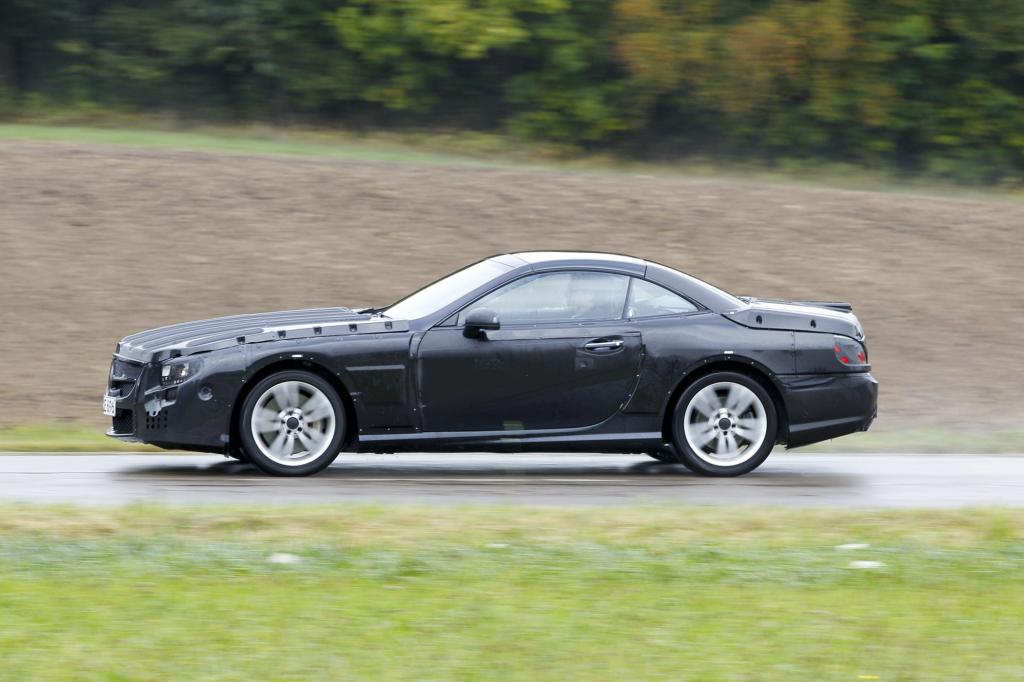 Die Leistung des SL 500 steigt von 387 auf 435 PS