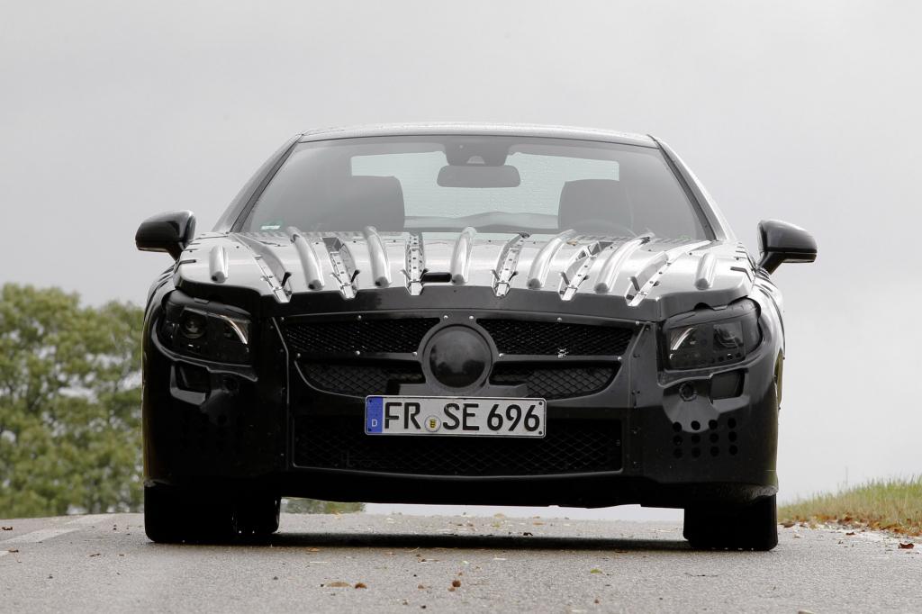 Durch die neue Alu-Karosserie spart der Roadster 100 Kilogramm ein