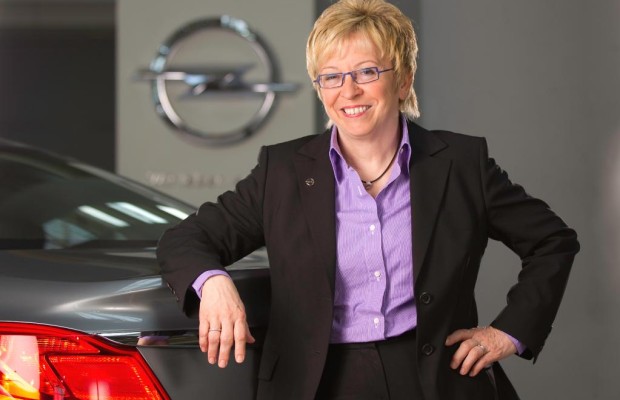 Führungsspitze von BMW und PSA auf dem 12. Internationalen CAR-Symposium