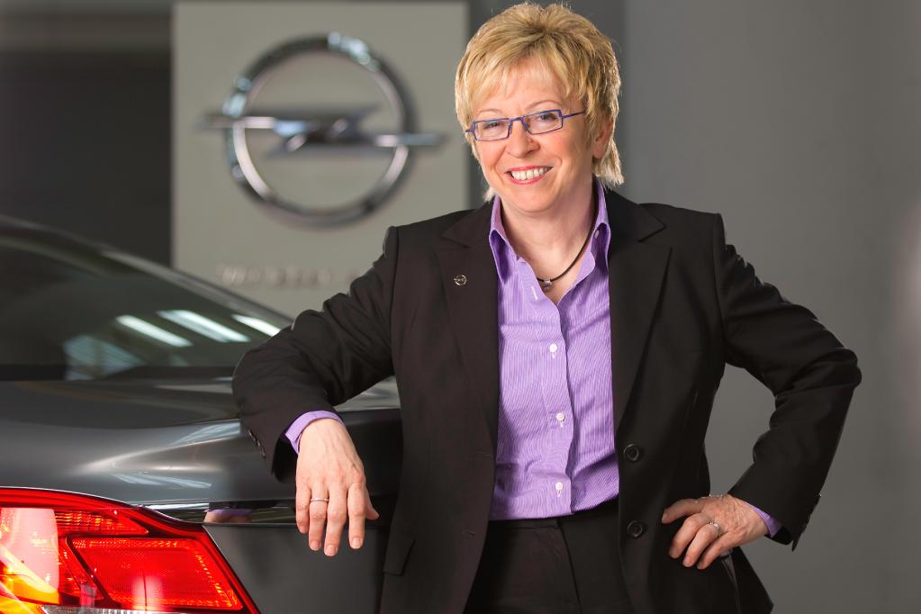 Führungsspitze von BMW und PSA auf dem 12. Internationalen CAR-Symposium