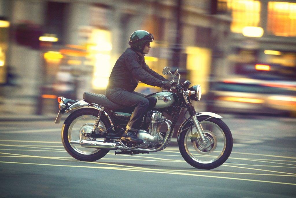 Fahrbericht Kawasaki W 800: Reiten auf der Königswelle