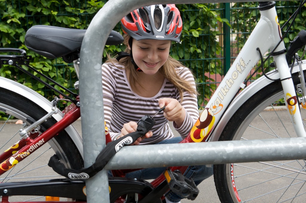 Fahrradfahren nie ohne Helm.