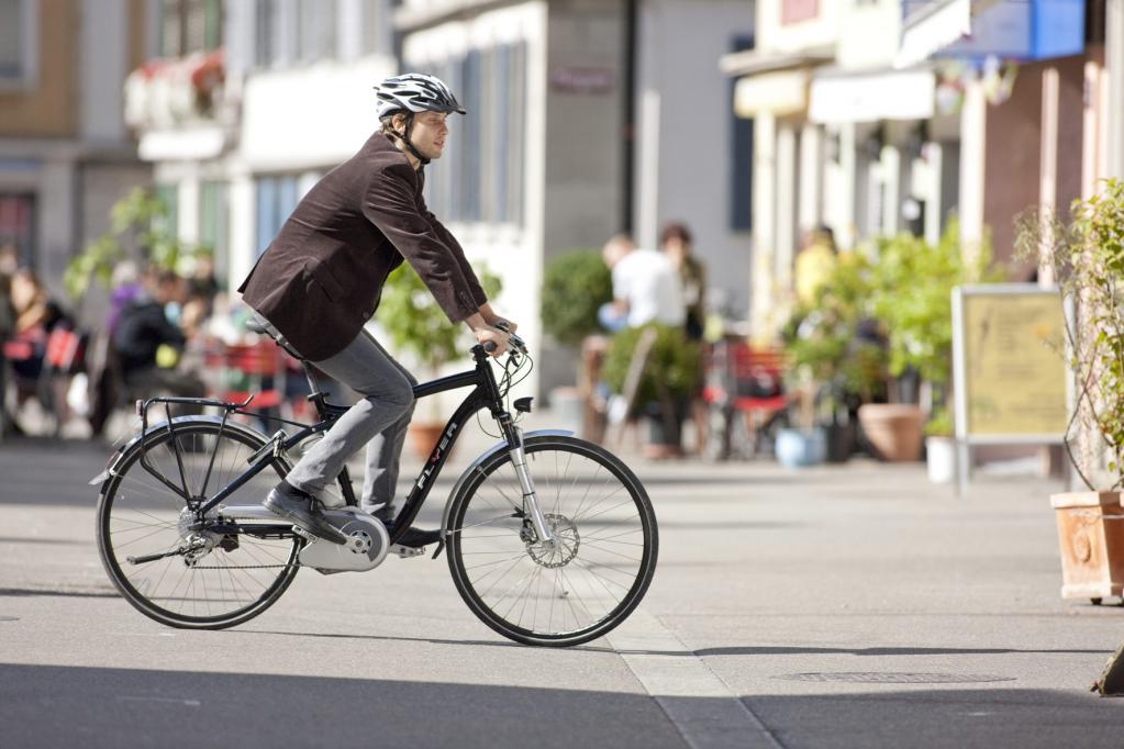 Fahrradfahrer tragen seltener Schutzhelme