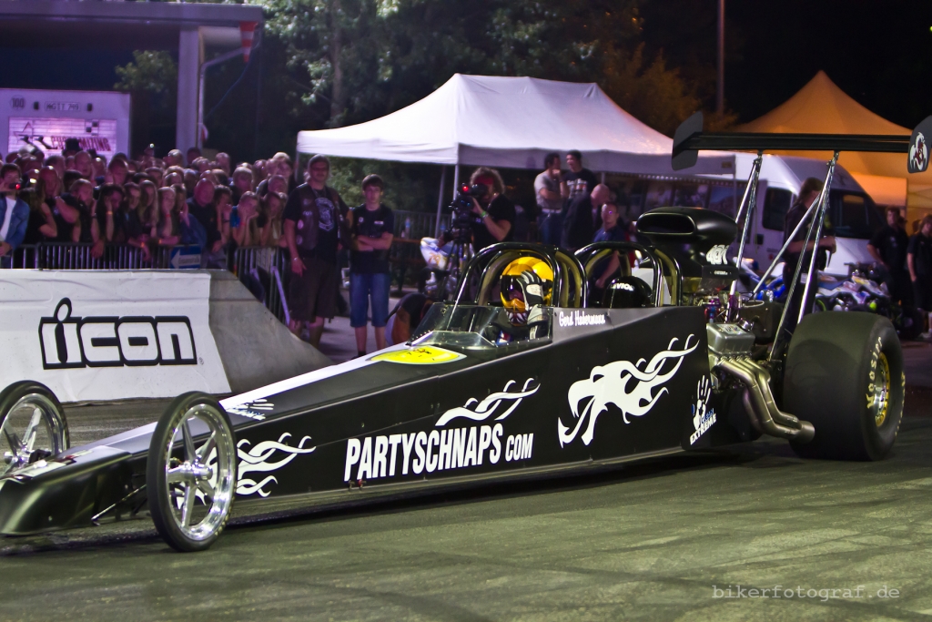 Fighterama 2011: Stuntshow, Dragster & Bournout-Contest zur Motorrad Sport & Tuning Messe