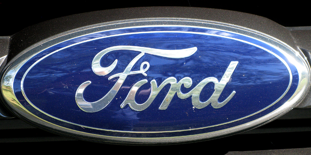 Ford Ranger: Das Markenlogo sitzt vorn im Kühlergrill. 
