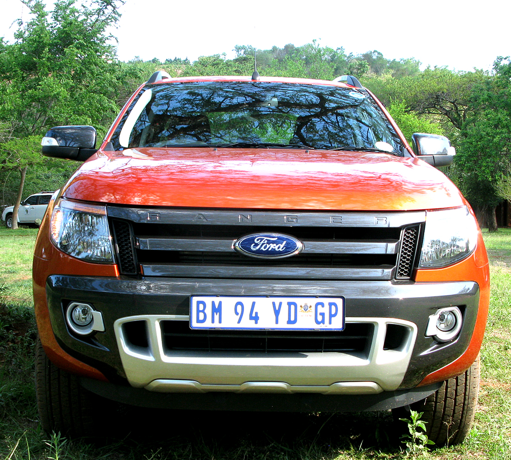 Ford Ranger: Der Front macht den bulligen Gesamteindruck deutlich. 