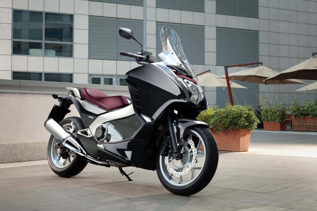 Honda Integra: Neuer Großroller soll Motorrad-Leistung mit Roller-Komfort verbinden