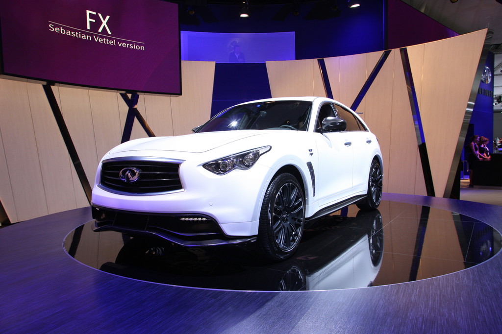 Infinti baut FX Sebastian Vettel als Sondermodell