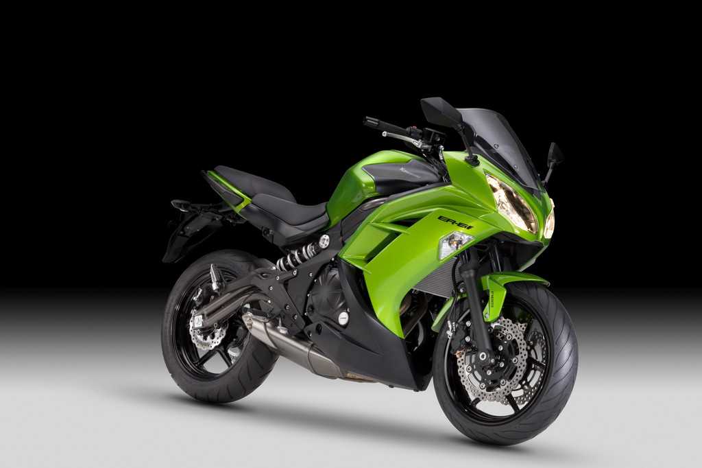 Kawasaki ER-6f.