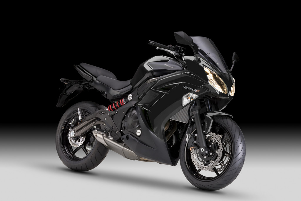 Kawasaki ER-6f.