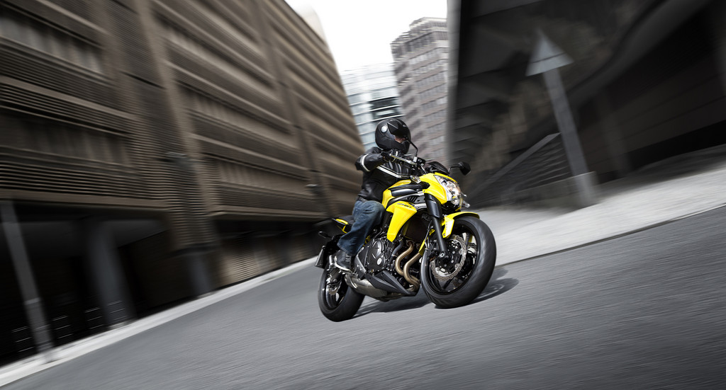 Kawasaki ER-6n.