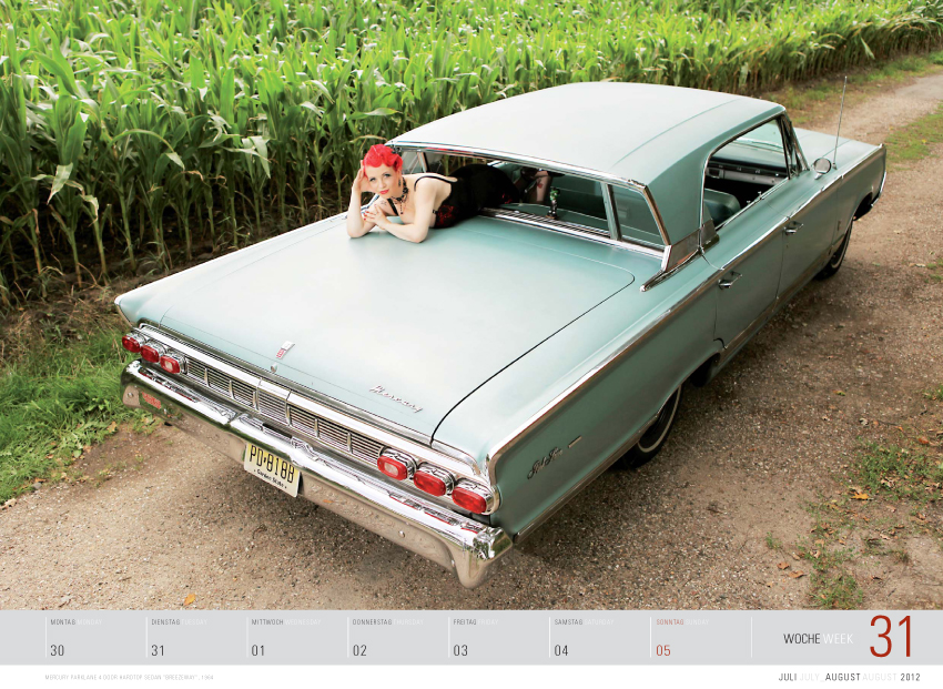 Kunst mit Kurven – „Girls & Legendary US-Cars“ Kalender 2012