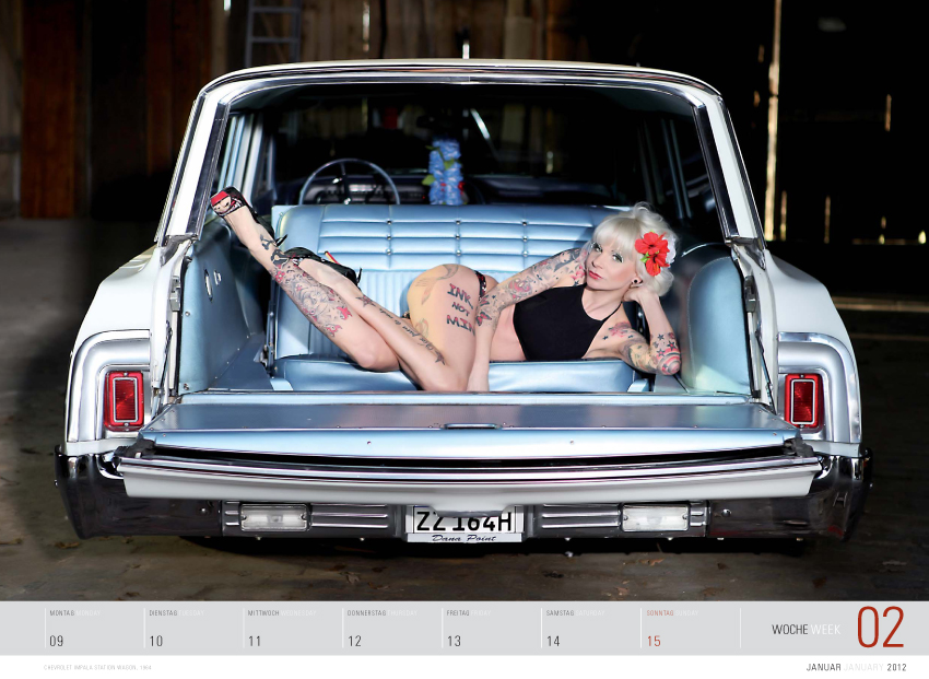 Kunst mit Kurven – „Girls & Legendary US-Cars“ Kalender 2012