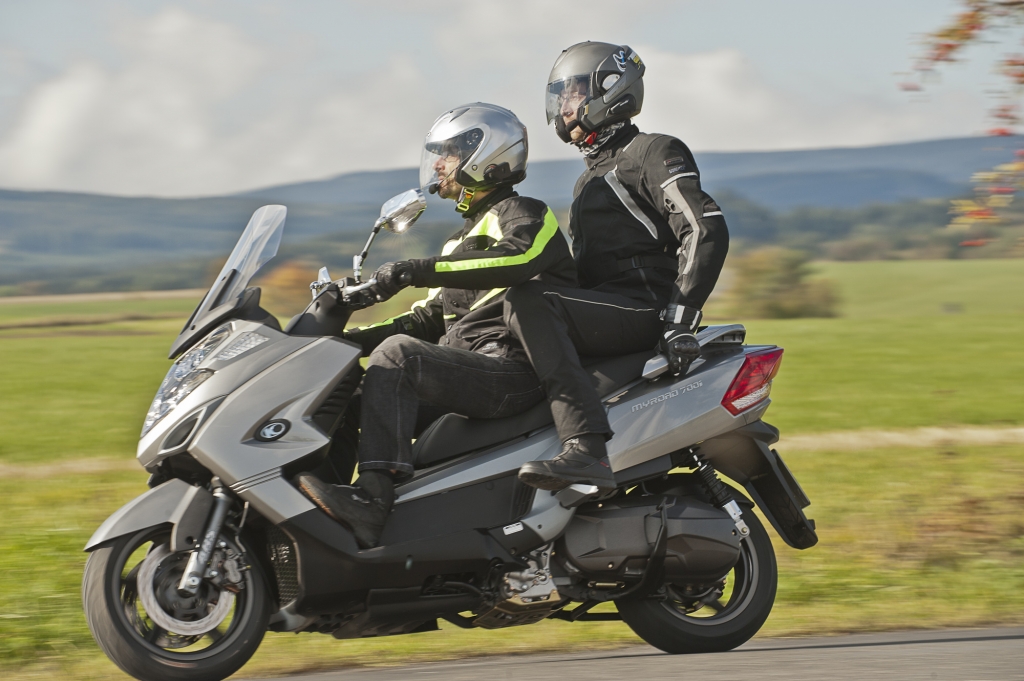 Kymco MyRoad 700i: Mega-Maxi