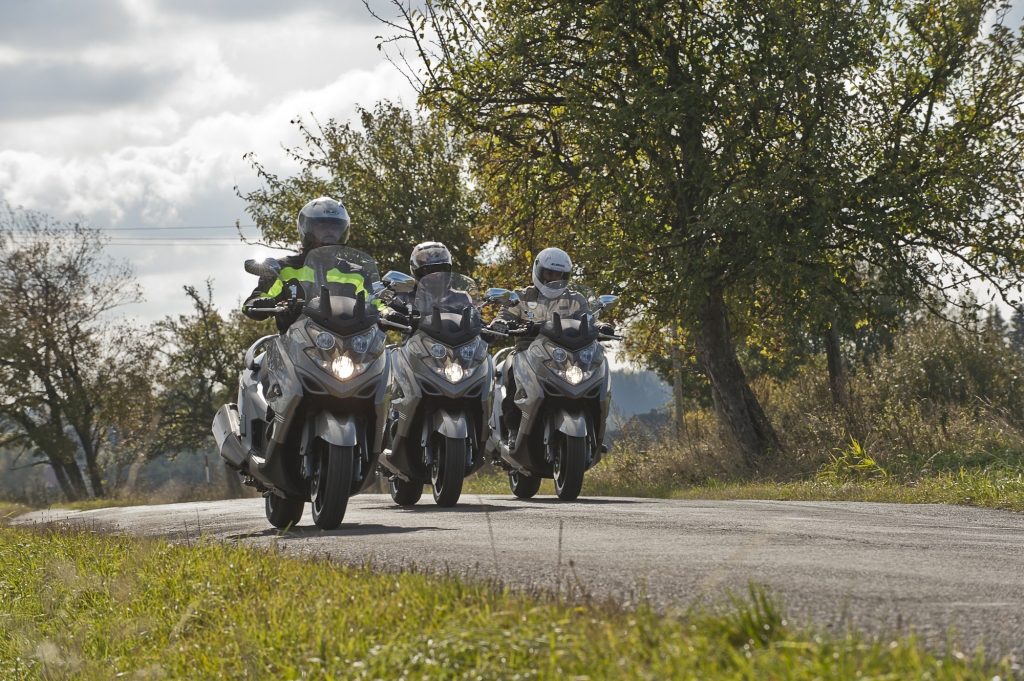 Kymco MyRoad 700i: Mega-Maxi