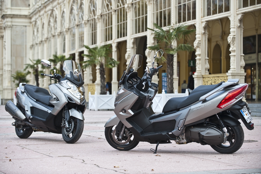 Kymco MyRoad 700i: Mega-Maxi